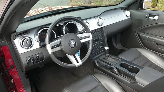 Ford Mustang 13 of 30