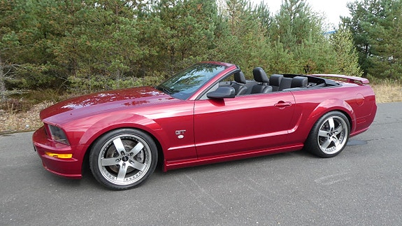 Ford Mustang 3 of 30