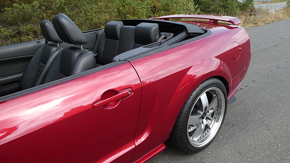 Ford Mustang 8 of 30