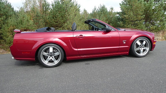 Ford Mustang 4 of 30