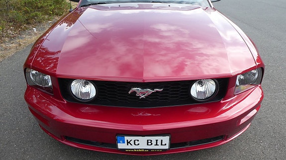 Ford Mustang 7 of 30