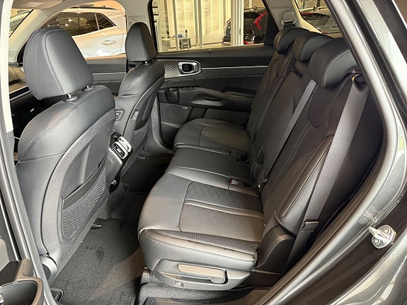 Kia Sorento 11 of 21