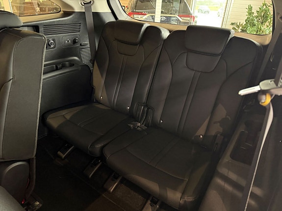 Kia Sorento 14 of 21