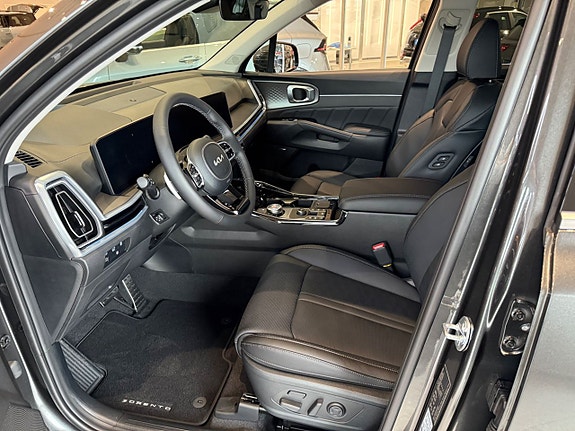 Kia Sorento 6 of 21