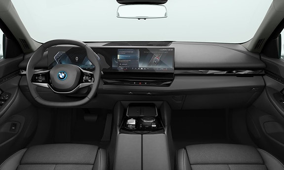 BMW i5 3 of 4