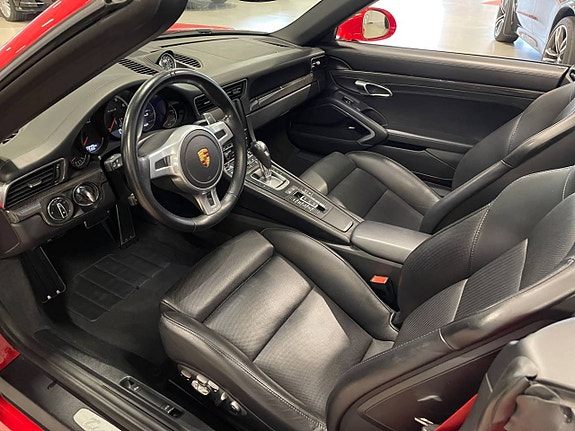Porsche 911 Turbo 9 of 18