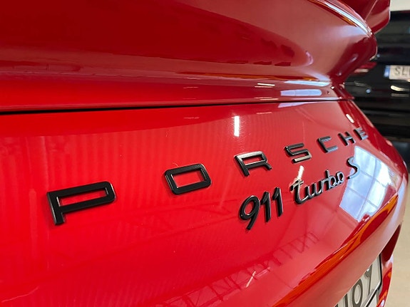 Porsche 911 Turbo 8 of 18