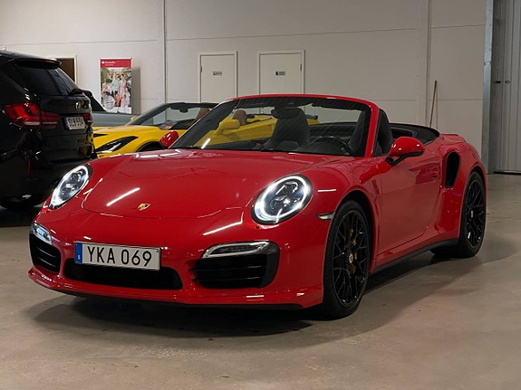 Porsche 911 Turbo 2 of 5