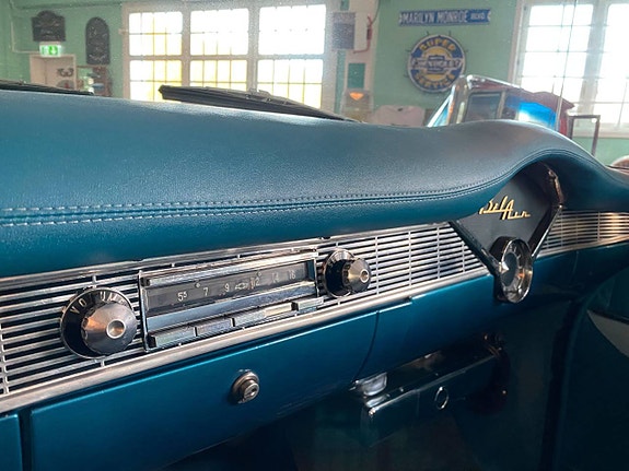 Chevrolet Bel Air 7 of 15