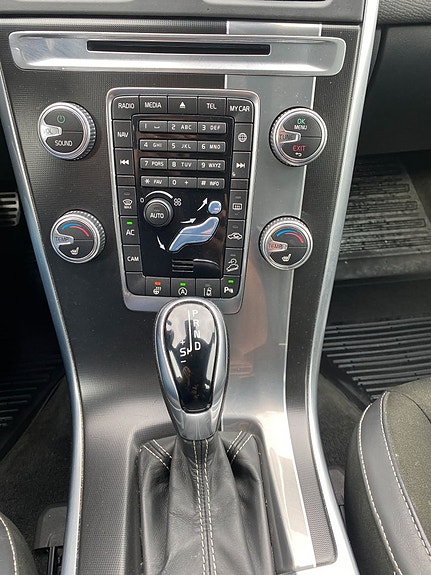 Volvo XC60 18 of 28