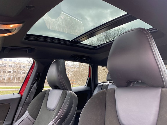 Volvo XC60 24 of 28
