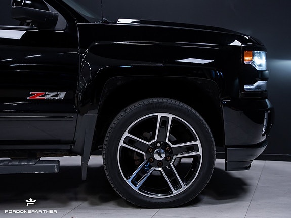 Chevrolet Silverado 1500 11 of 30