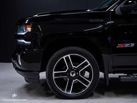 Chevrolet Silverado 1500 3 of 5