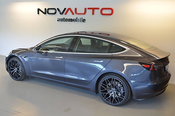 Tesla Model 3 5 of 24