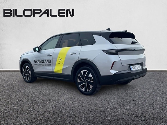 Opel Grandland 3 of 4