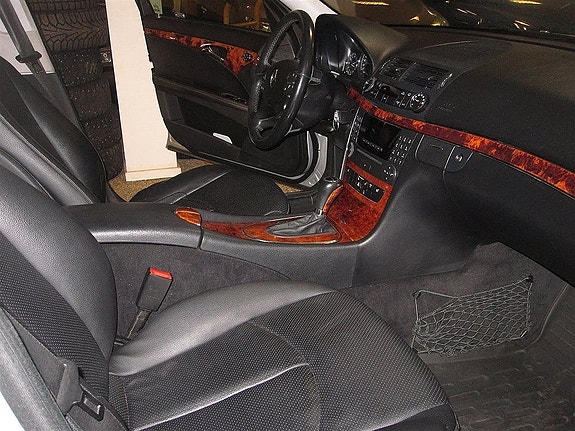 Mercedes-Benz E280 2 of 5