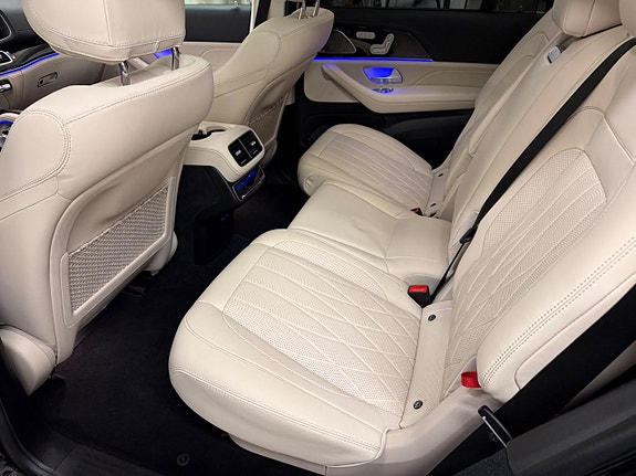 Mercedes-Benz GLS63 11 of 18