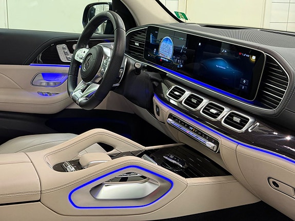 Mercedes-Benz GLS63 16 of 18