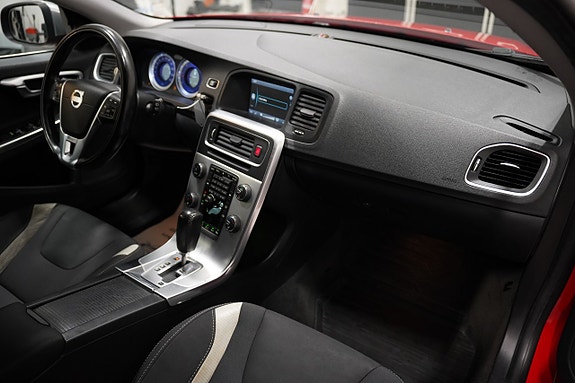 Volvo V60 9 of 21