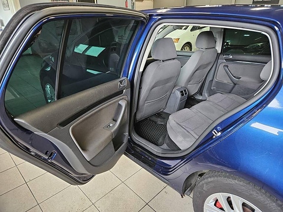 Volkswagen Golf V 8 of 14