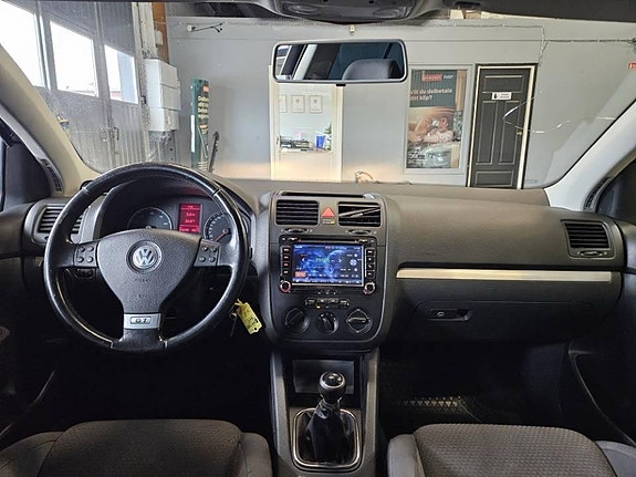 Volkswagen Golf V 7 of 14