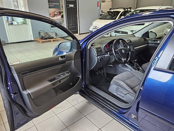 Volkswagen Golf V 5 of 14