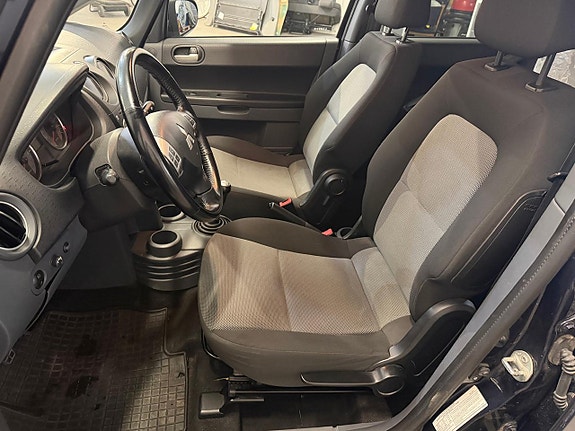Mitsubishi Colt 10 of 10