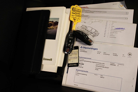 Porsche Panamera 4S 27 of 27