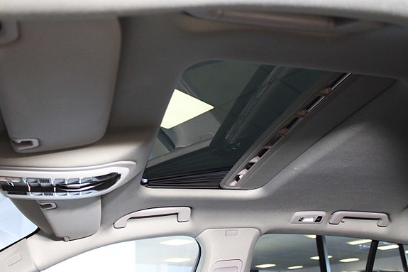 Porsche Panamera 4S 16 of 27