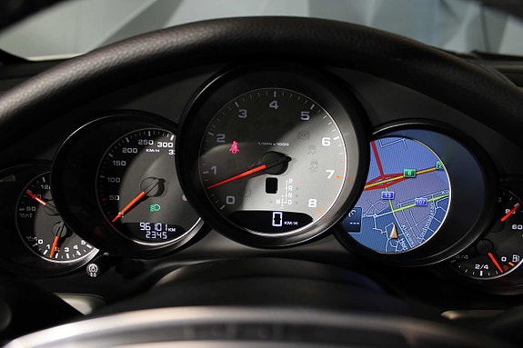 Porsche Panamera 4S 23 of 27