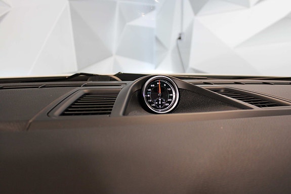 Porsche Panamera 4S 18 of 27