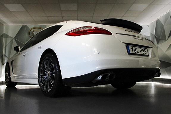 Porsche Panamera 4S 7 of 27