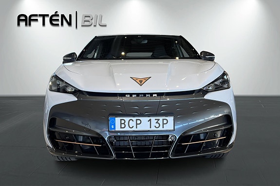 Cupra Tavascan 2 of 5