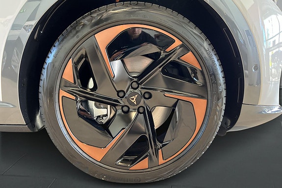 Cupra Tavascan 18 of 30