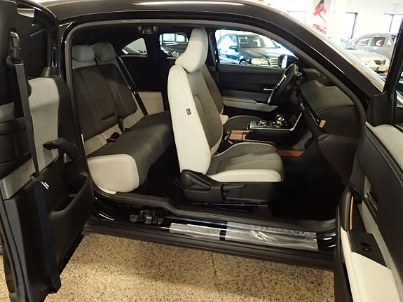 Mazda MX-30 16 of 18