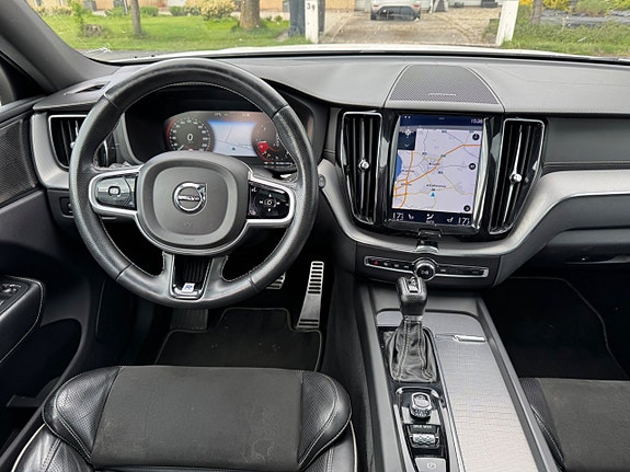 Volvo XC60 9 of 12