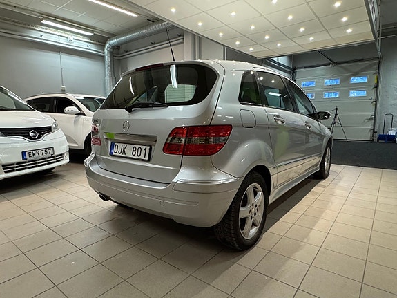 Mercedes-Benz B170 5 of 5