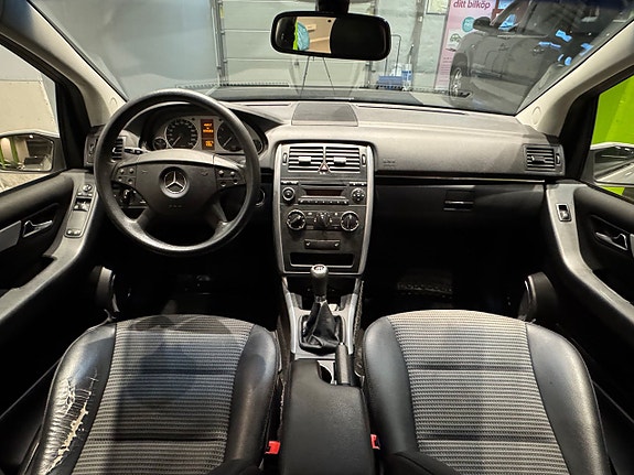 Mercedes-Benz B170 11 of 11