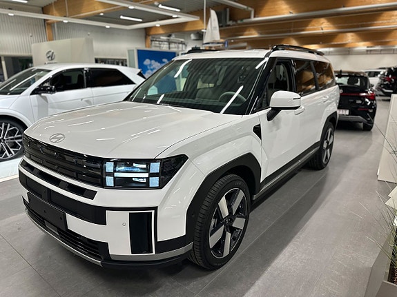 Hyundai Santa Fe 3 of 17