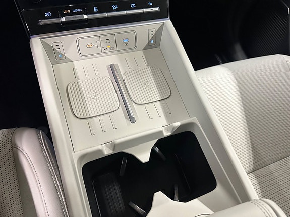 Hyundai Santa Fe 12 of 17