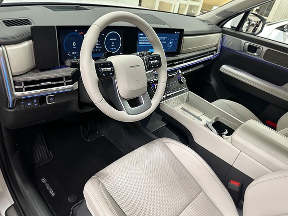 Hyundai Santa Fe 8 of 17