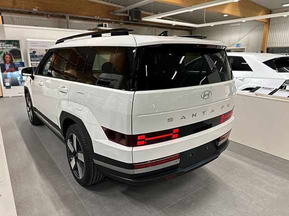 Hyundai Santa Fe 4 of 17