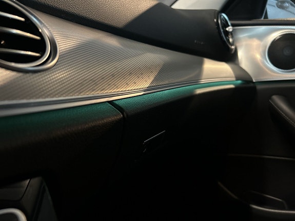 Mercedes-Benz E300 de 17 of 19