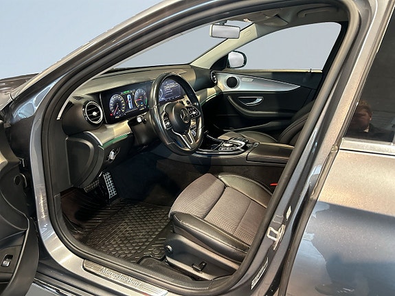 Mercedes-Benz E300 de 7 of 19