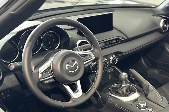 Mazda MX-5 2 of 2
