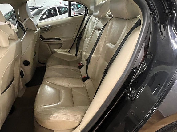 Volvo S60 7 of 19