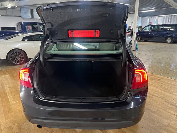 Volvo S60 9 of 19