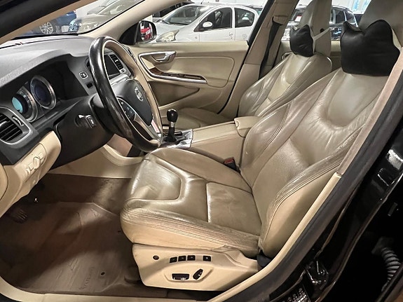 Volvo S60 8 of 19