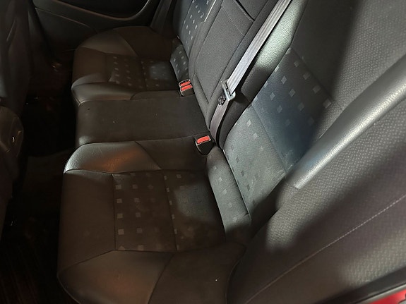 Volvo S60 7 of 9