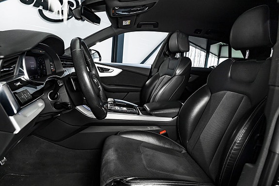Audi Q8 8 of 26